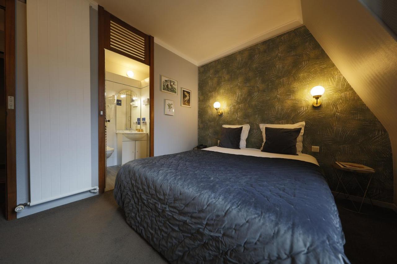 Azur Hotel 2*