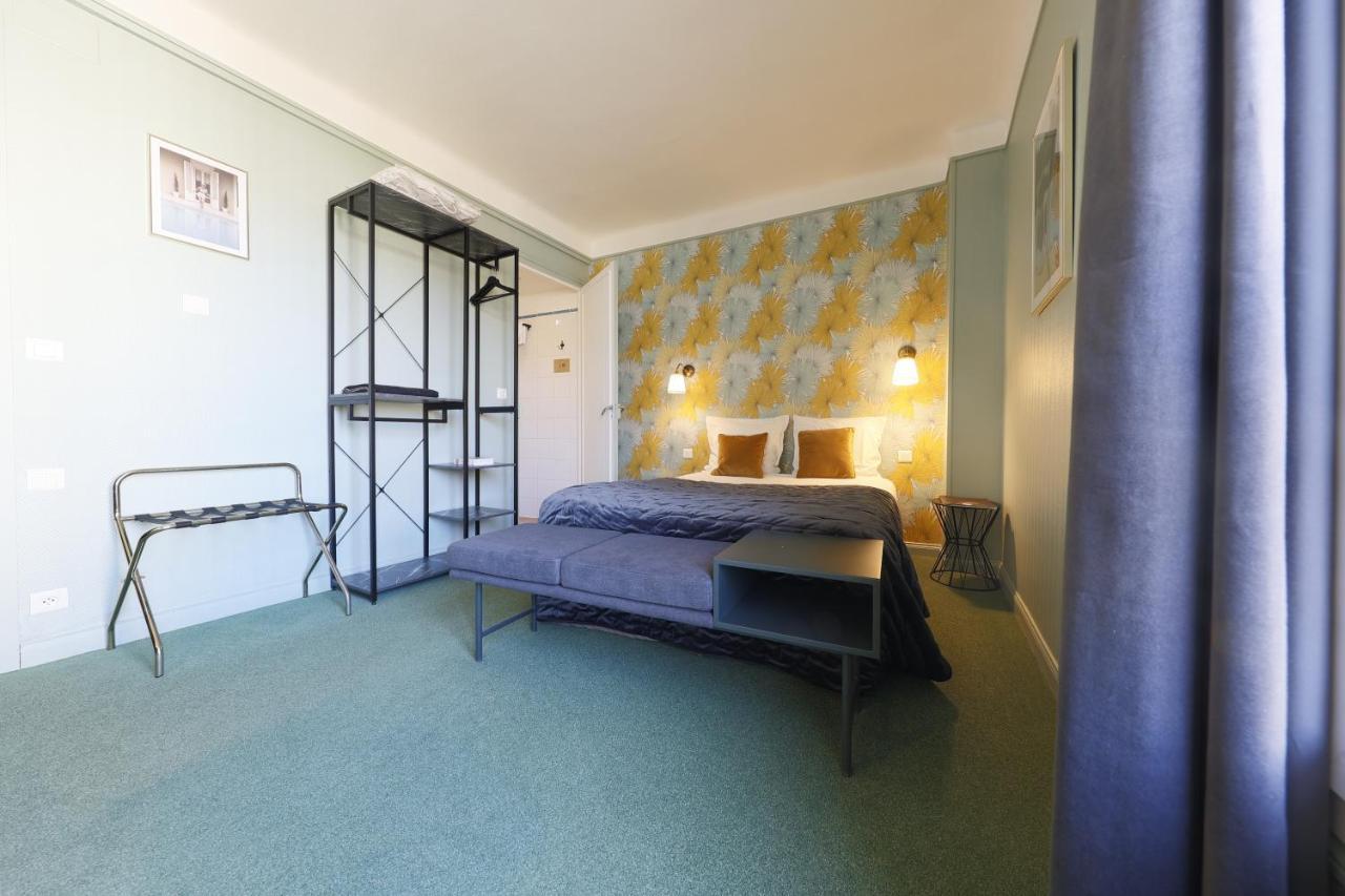 Azur Hotel 2*