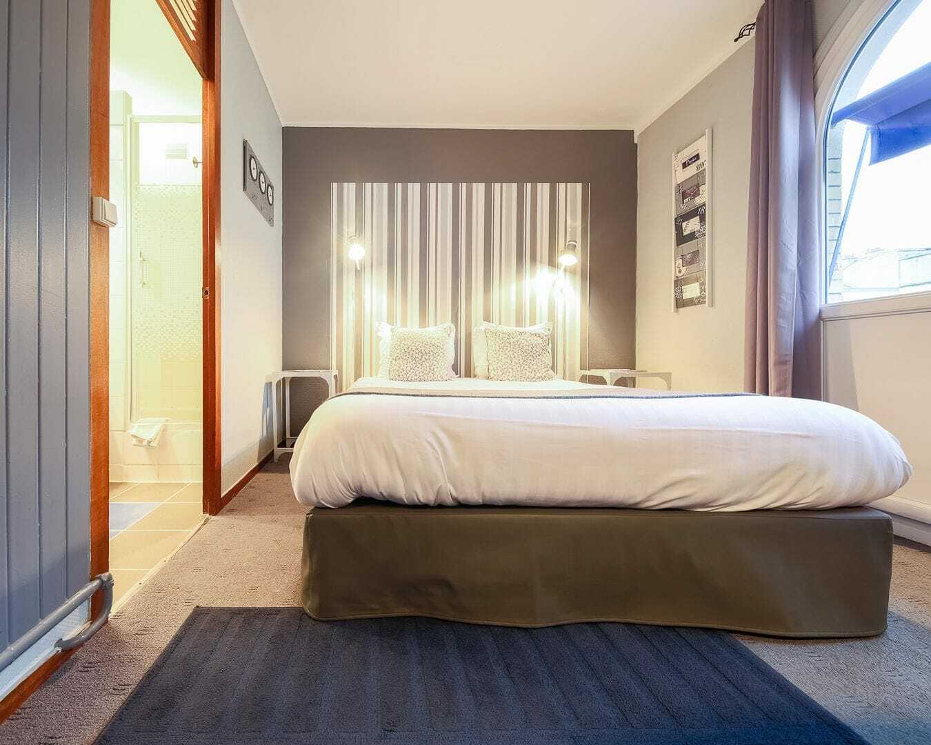 Azur Hotel 2*