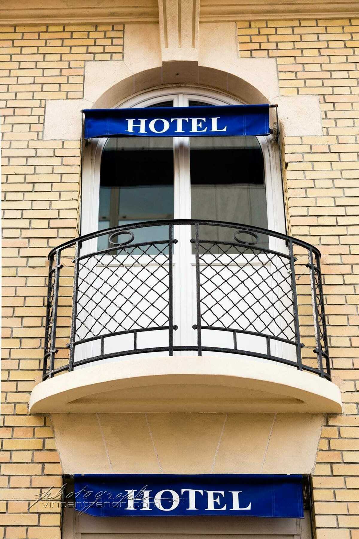 Azur Hotel